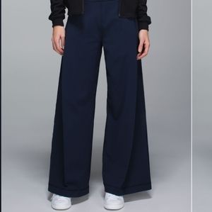 Lululemon forward fold Trouser